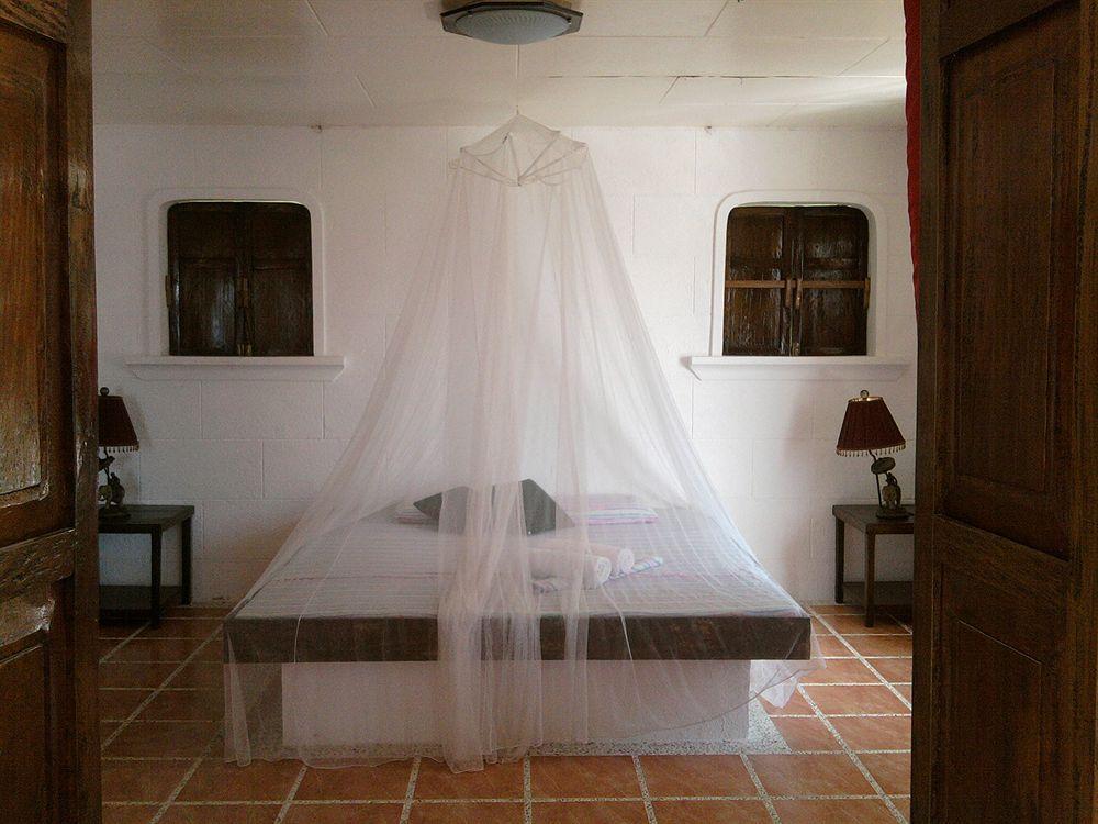 Pierhouse Lodging Busuanga Buitenkant foto