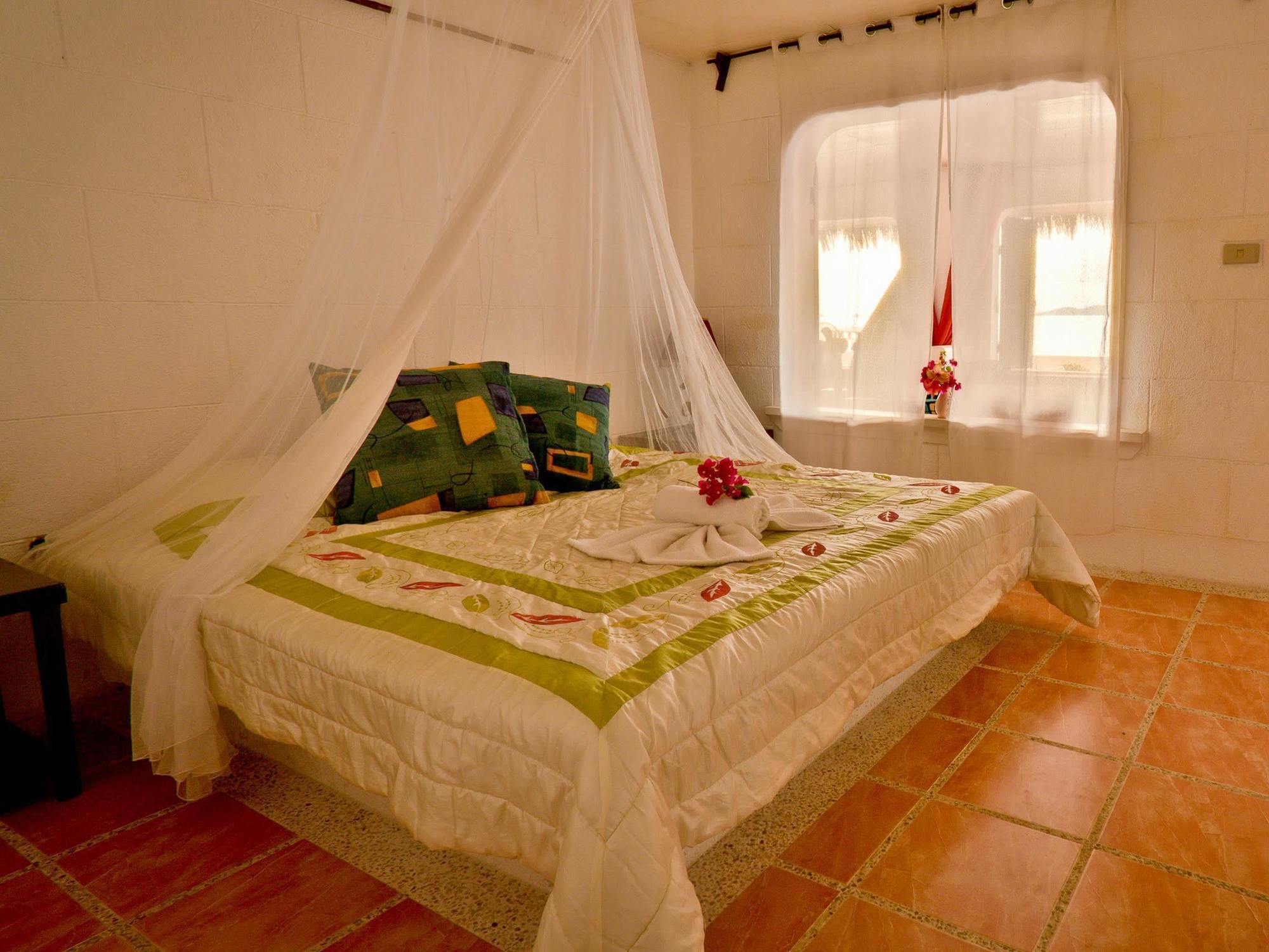 Pierhouse Lodging Busuanga Buitenkant foto